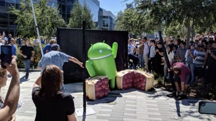 Google Android Pie Heykelini Gösterdi