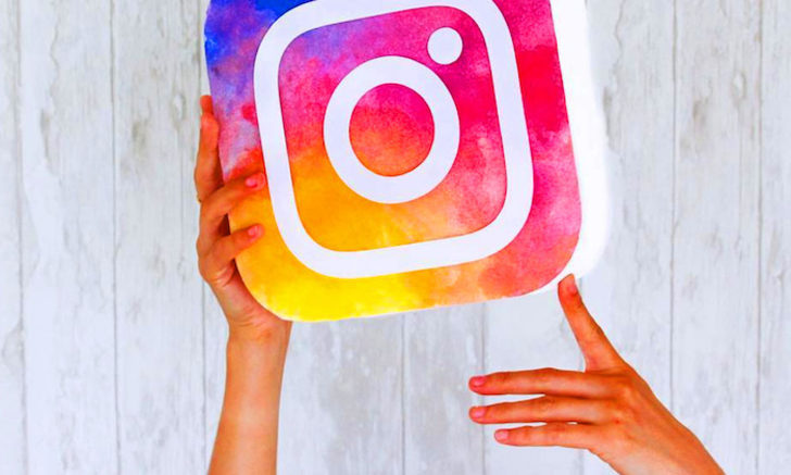 Instagram hikayelerinde yazılara gökkuşağı efekti verme